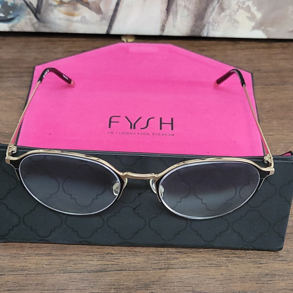 Fysh Sunglasses 🕶️